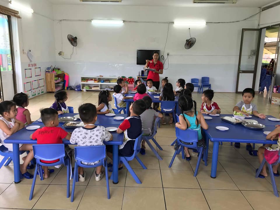 truong mam non tri duc 1 - be hoc lam noi tro