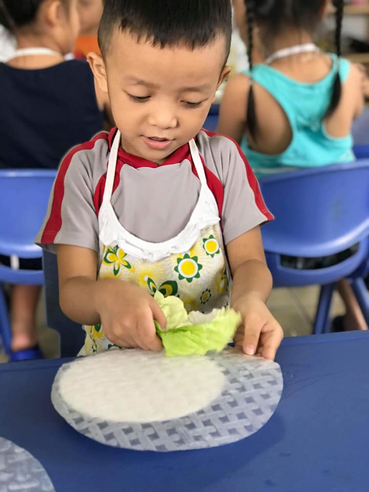 truong mam non tri duc 1 - be hoc lam noi tro