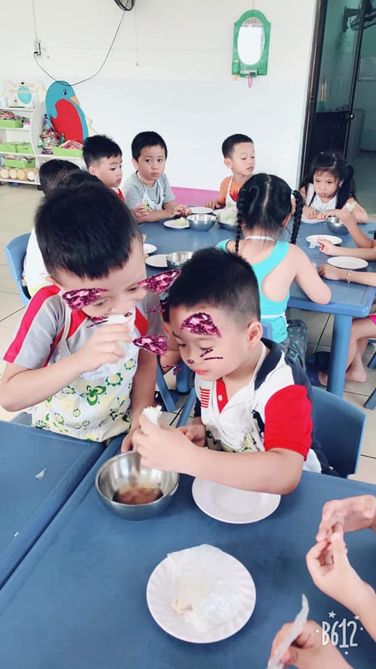truong mam non tri duc 1 - be hoc lam noi tro