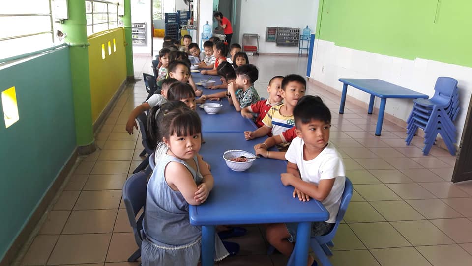 truong mam non tri duc 1 - be hoc lam noi tro