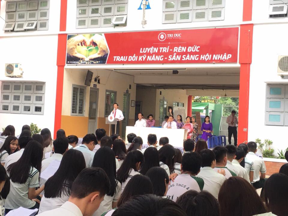 hoc sinh khoi 12 thi thu thpt quoc gia - truong noi tru ban tru tri duc tphcm