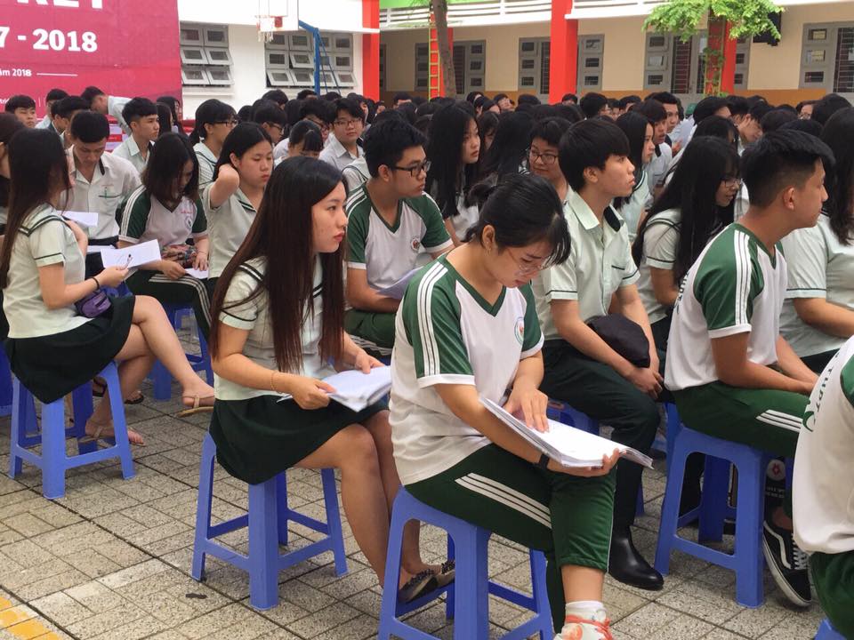 hoc sinh khoi 12 thi thu thpt quoc gia - truong noi tru ban tru tri duc tphcm