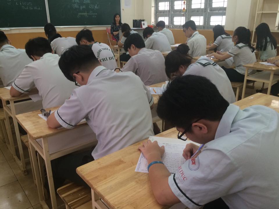hoc sinh khoi 12 thi thu thpt quoc gia - truong noi tru ban tru tri duc tphcm