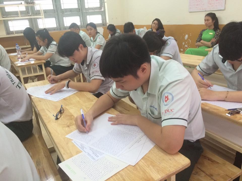 hoc sinh khoi 12 thi thu thpt quoc gia - truong noi tru ban tru tri duc tphcm