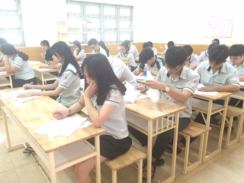 hoc sinh khoi 12 thi thu thpt quoc gia - truong noi tru ban tru tri duc tphcm